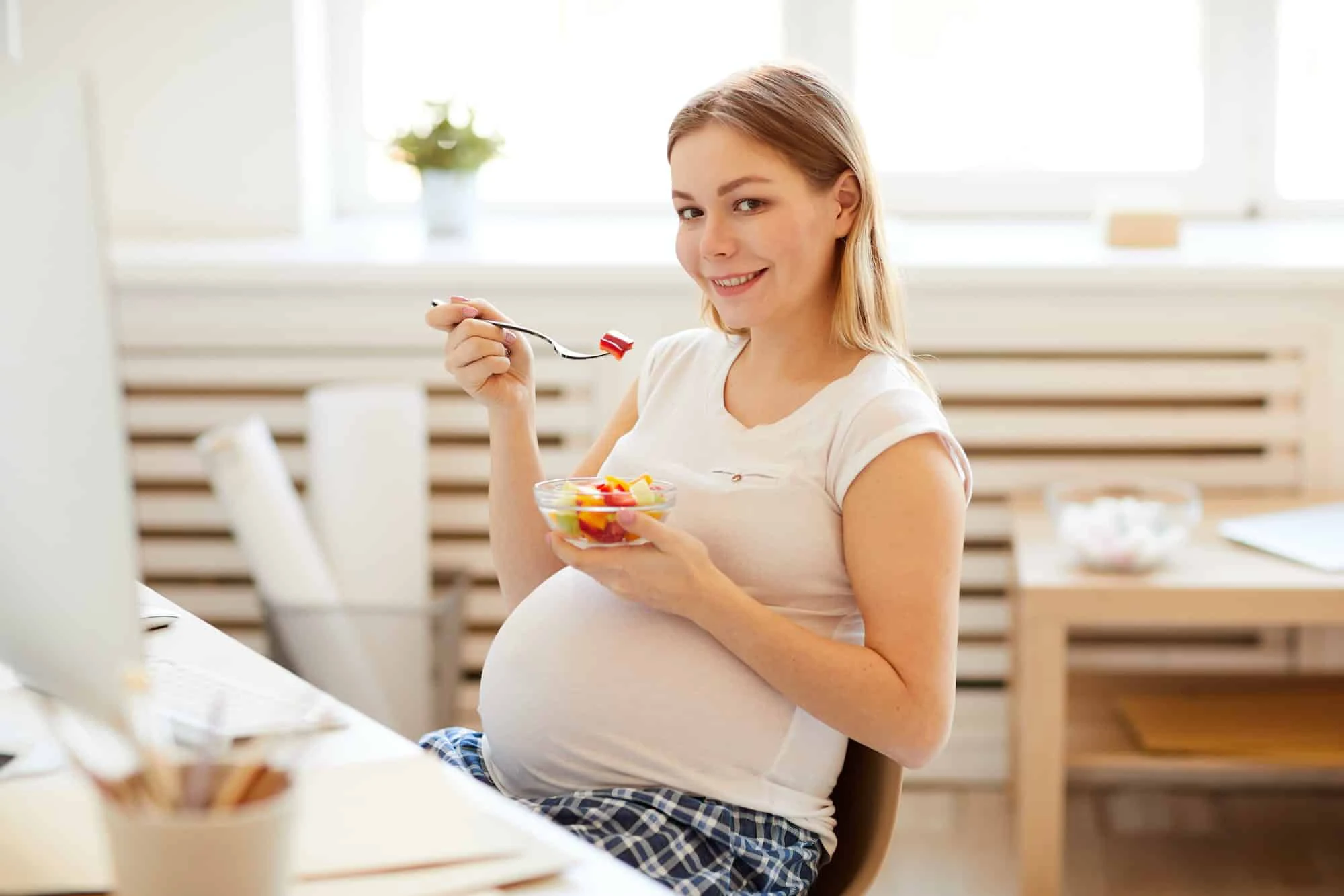 Nutrición embarazada Prenatal y Postnatal embarazada